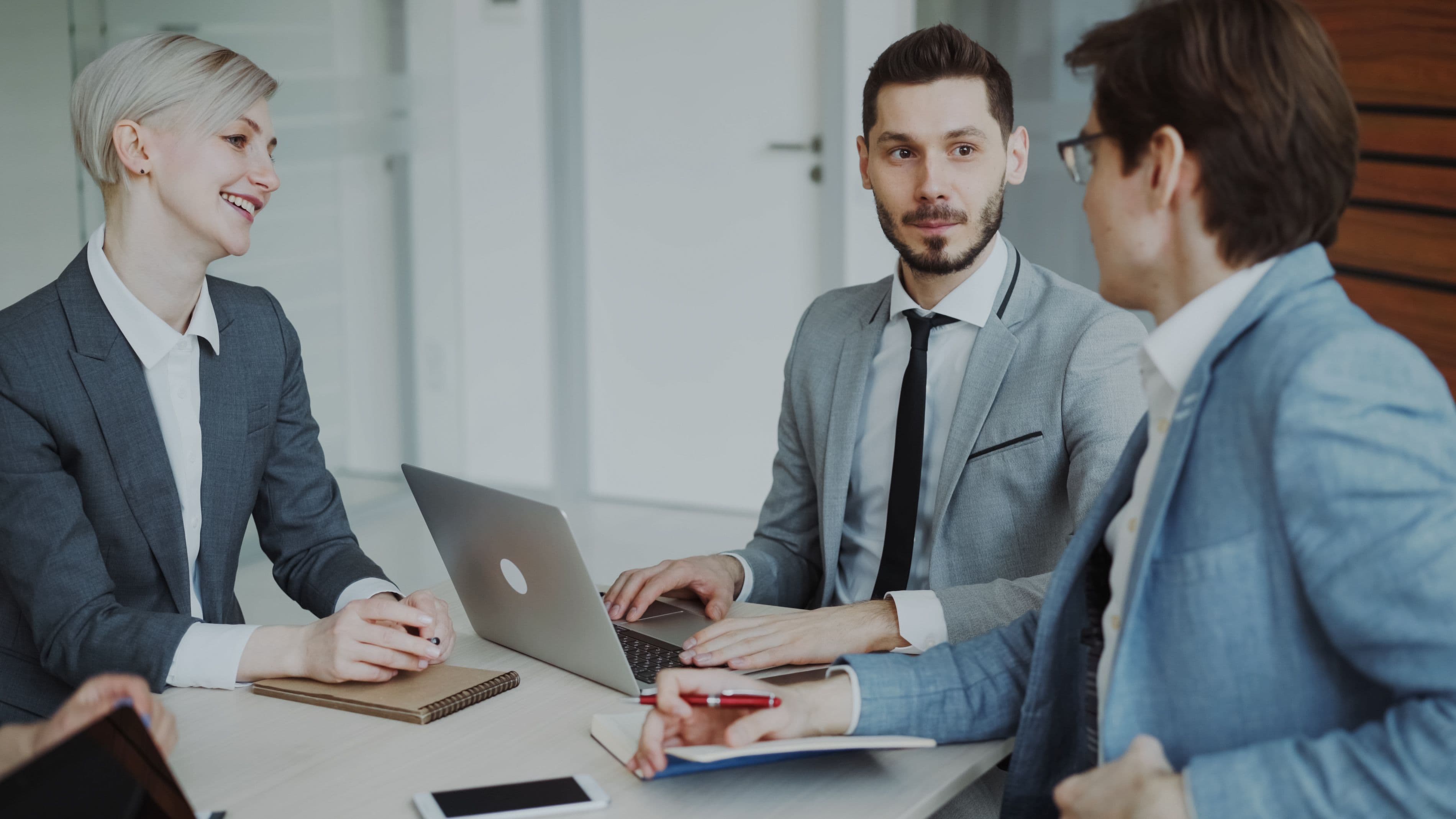 What a Fractional CIO Actually Does in the First 90 Days
